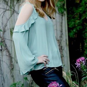 Green could shoulder shirt